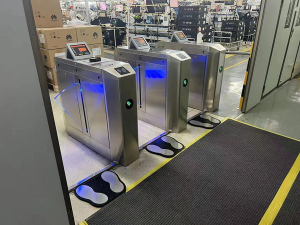 工業級ESD三輥閘重磅升級：承重200kg+IP65防護的硬核設計